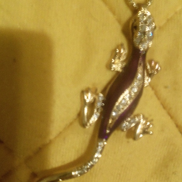 Beautiful Crystal Purple Lizard Necklace - Picture 2 of 3
